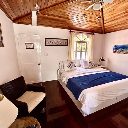 Hotel Angermeyer Waterfront Inn Puerto Ayora  Esterno foto