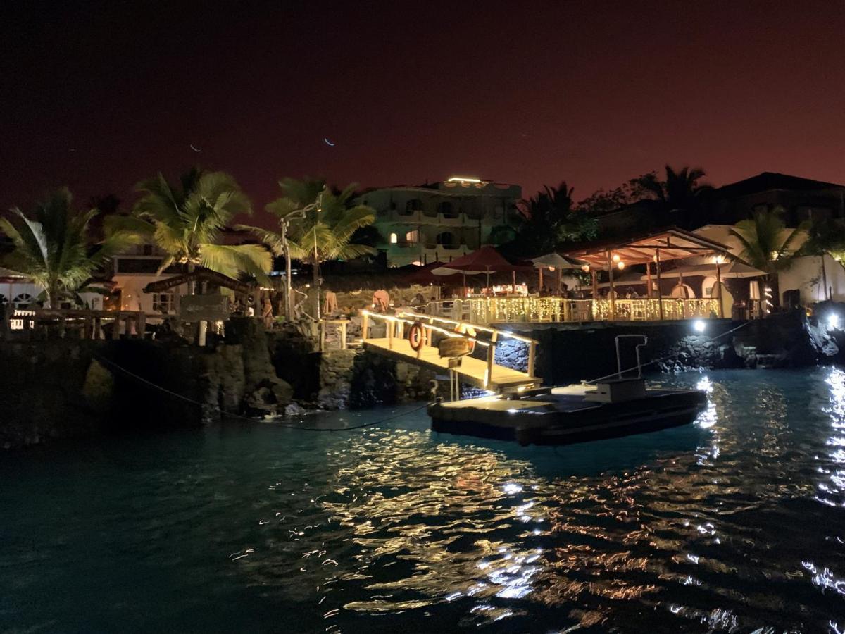 Hotel Angermeyer Waterfront Inn Puerto Ayora  Esterno foto