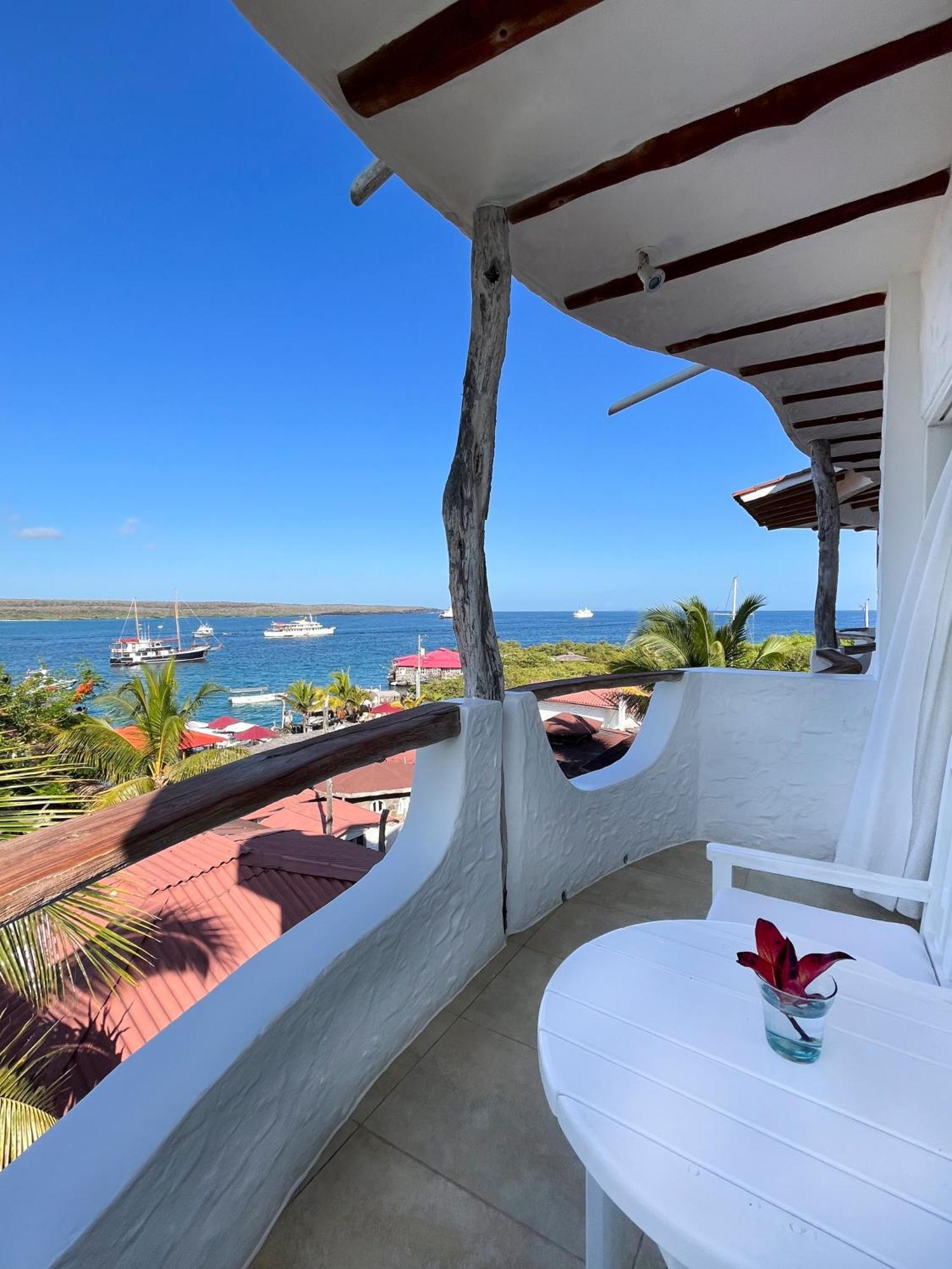 Hotel Angermeyer Waterfront Inn Puerto Ayora  Esterno foto