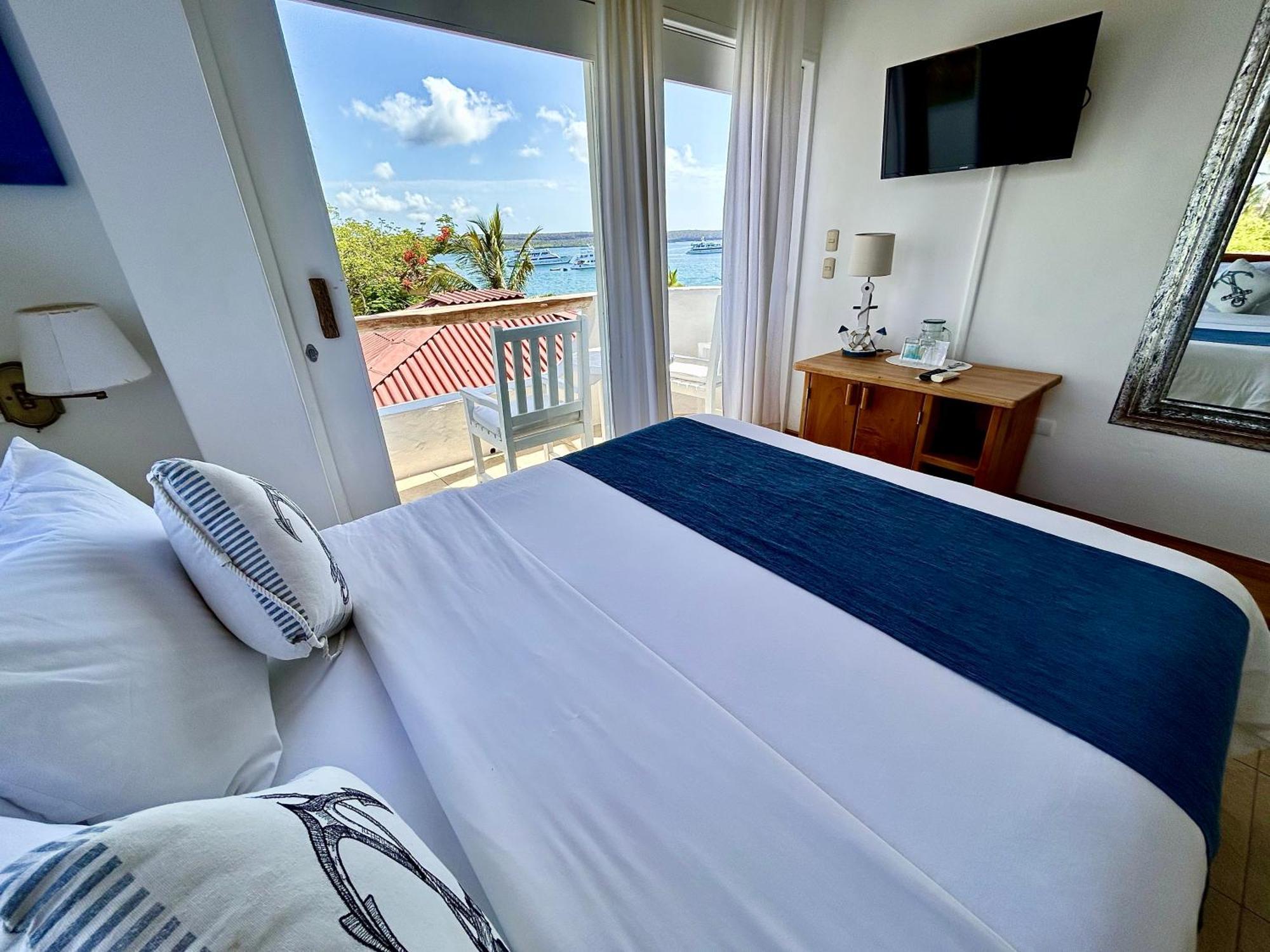 Hotel Angermeyer Waterfront Inn Puerto Ayora  Esterno foto