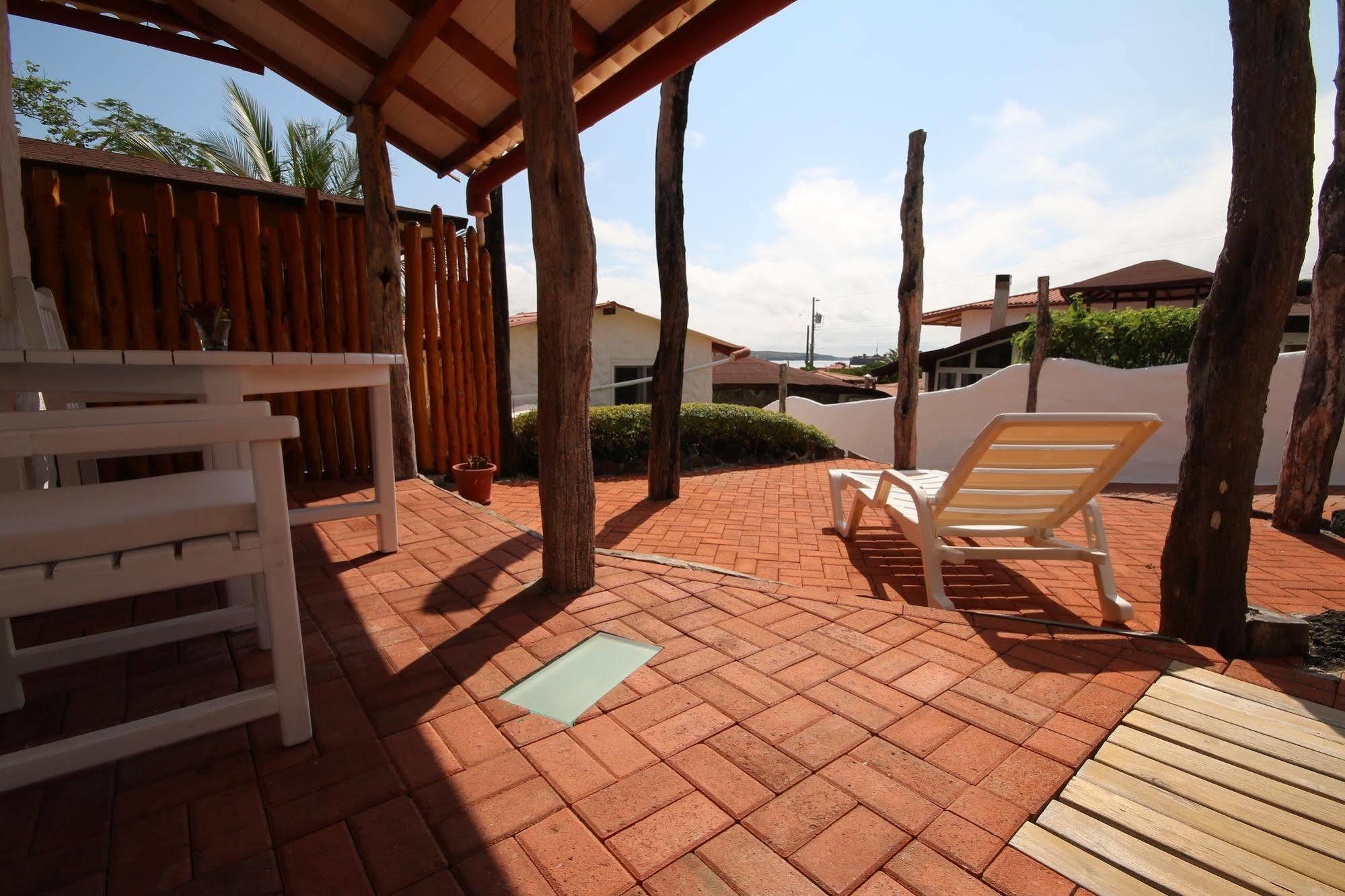 Hotel Angermeyer Waterfront Inn Puerto Ayora  Esterno foto