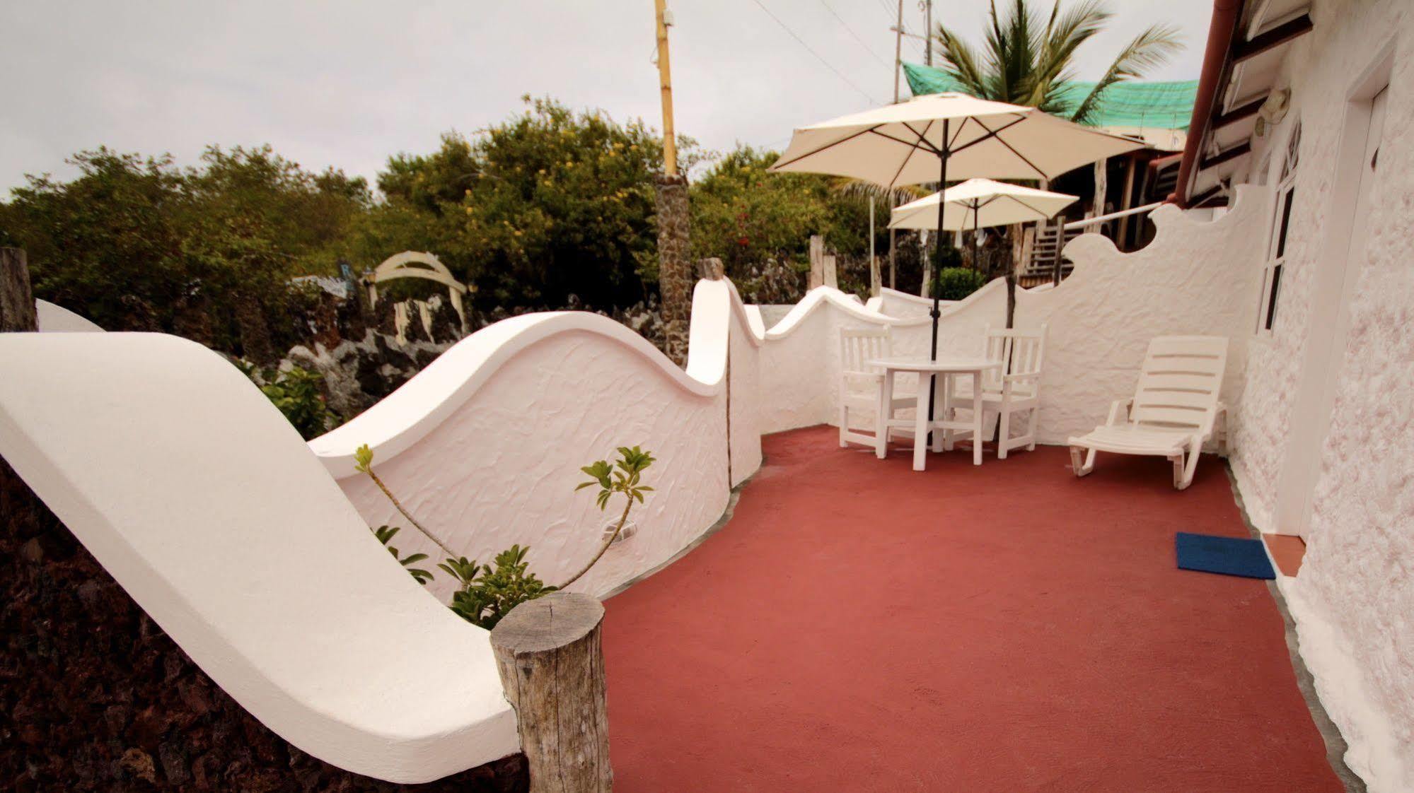Hotel Angermeyer Waterfront Inn Puerto Ayora  Esterno foto